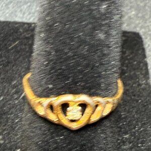 Women's Heart Shaped Designer Ring 10K Electroplated with Small Diamond Size 5.5